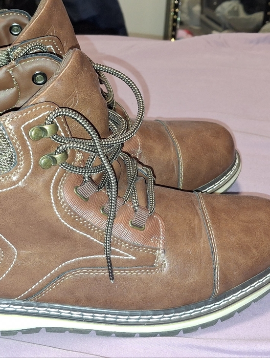 Men\'s Brown Lace-Up Work Boots with Cushioned Outsole